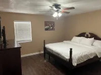 Cozy 2-bedroom house in charming Chiefland with WiFi, AC - 3つ星