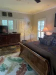 3-bedroom house in charming White with WiFi and AC. Lakefront lake Allatoona