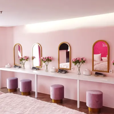 Yellow Bee Tangerang Hotels near Mayapada Hospital