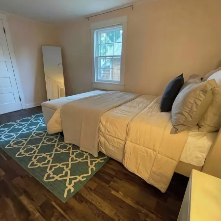 Cheerful 2-bedroom Edenton bungalow getaway Hotels in Edenton