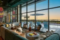 Moxy Virginia Beach Oceanfront - bar