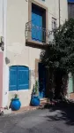 Beachside sea views, aircon, internet, modern, private parking - Wifi