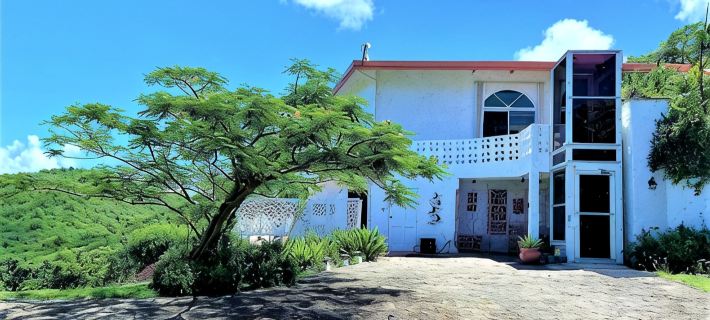 Sunshine & Happiness! 2 BR Home, pool & ocean view Hotels in Northcentral