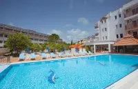 Catty Cats Garden Hotel - Beach