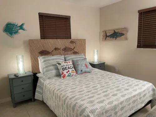 Coco NoKo cozy beach cottage + Swimming pool! Golf cart and pet friendly! - Pools