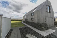 Barn House by the Sea - parkir