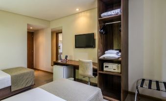 Ibis Styles Belem Hangar