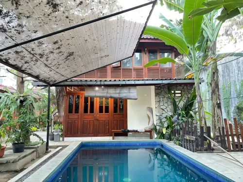 Villa Banana Leaf