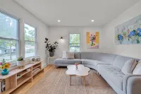 Ideally Located Modern Sanctuary, Newly Renovated - Boutique