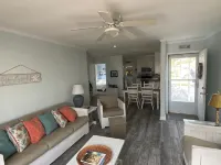 3 blocks from Taylors Creek, 1 mile from Beaufort waterfront and boat ramp - Homestays