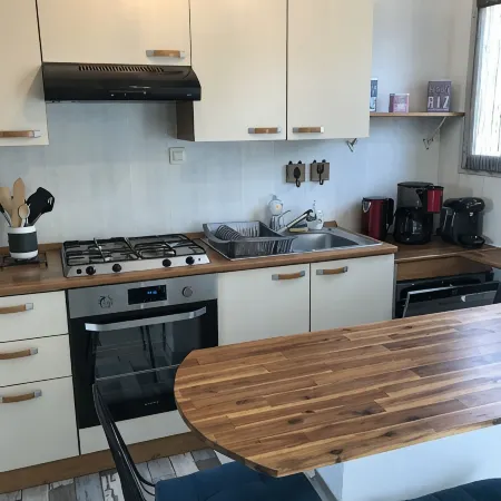 Cosy semi-detached house, terrace 800m from the swimming pool