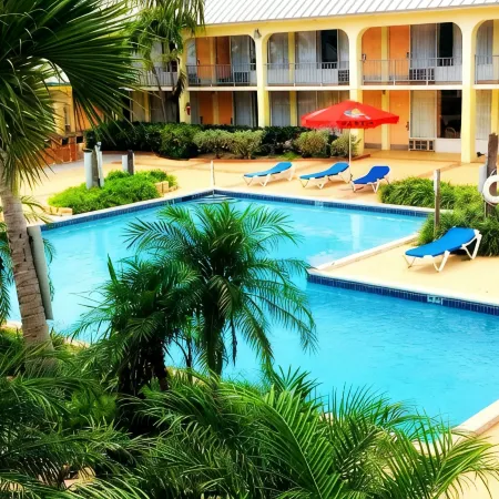 Royal Islander Hotel