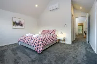 Serenity HG4A: Brand New 4Br 3.5Ba House with Absolute Nat Park Frontage