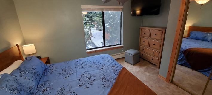 Minutes from Downtown Truckee! Biking, hiking, shopping, restaurants... Hotels in Truckee