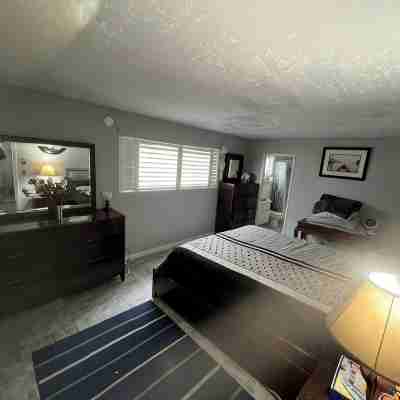The 'Top of the World' Palmtree View Suite! 2BR/2BA Rooms