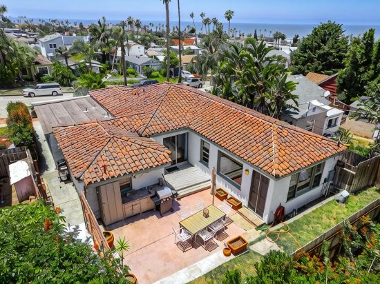 Spacious Beach Retreat • Sleeps 8 • Walk to Ocean
