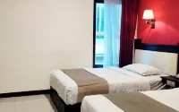 Hotel Grand Mahkota Lamongan - parking