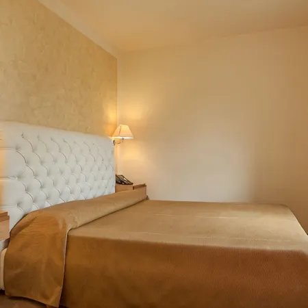 Hotel Dependance Silvestro Hotels in Garda Town