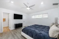 The Pierre- Nassau Bay Area SFH minutes from Nasa and Kemah - Private Pools