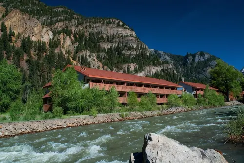 Hot Springs Inn - balcony