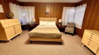 Vintage Vibes! Mid century style with modern comfort. - 4성급