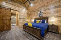 Pet Friendly 1 bedroom cabin- Come relax behind the pine curtain - 4-Star