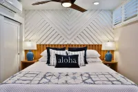 Oceanfront, Split A/C, incredible sunsets, king bed, remodeled October 2023 - พร้อมระเบียง