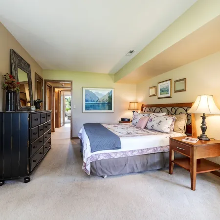 Wapato Point Halmalka Condo 502-B 2 Bed 2 Bath Sleeps 5-6, Close to Outdoor Pool