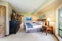 Wapato Point Halmalka Condo 502-B 2 Bed 2 Bath Sleeps 5-6, Close to Outdoor Pool
