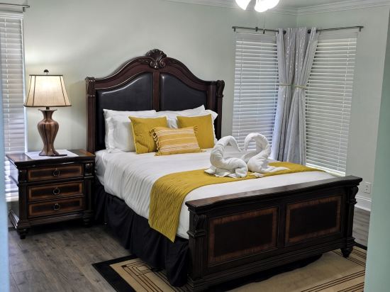 Cozy Private Retreat Near Airport and Downtown Nashville.