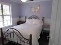 Beautiful Secluded Cottage In Old Ocean Springs Ms - Country Houses