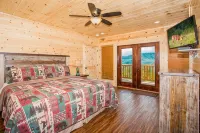 5 Miles to Gatlinburg! Indoor Heated Pool/ Theater Room/ Hot tub/ Amazing Views! - Private Pools