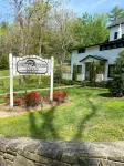 Lakefront Condo  Historic Flat Rock at Mill House Lodge Sleeps 2 Newly Renovated - 3 tähden