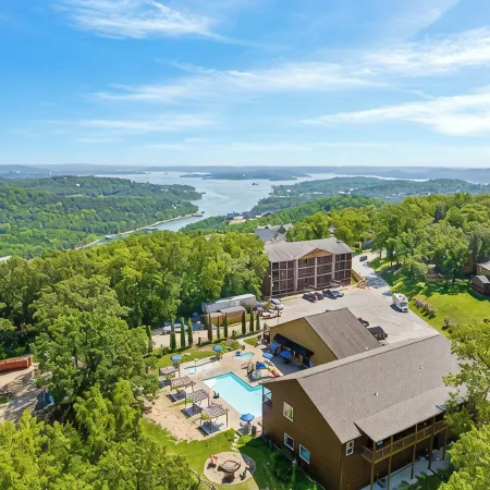 Summer Specials!-Brand New! 1 Mile to Sdc, 2 Arcades, Private Hot Tub, 2 Pools