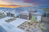 Serene Poolside Retreat, Sunset View & Patio Life - 4-Star