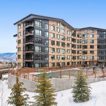 Electric Pass Lodge-Snowmass Village! Lux Ski in Out! Pool, Slide, Hot Tub