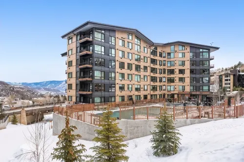 Electric Pass Lodge-Snowmass Village! Lux Ski in Out! Pool, Slide, Hot Tub - 4성급