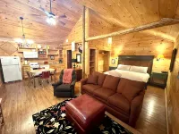 PX Cafe #69 Cabin in Town, Walking Distance to the Courthouse Square. - 3つ星