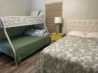 Quiet Neighborhood with a Beautiful Lake View. - 3-Star