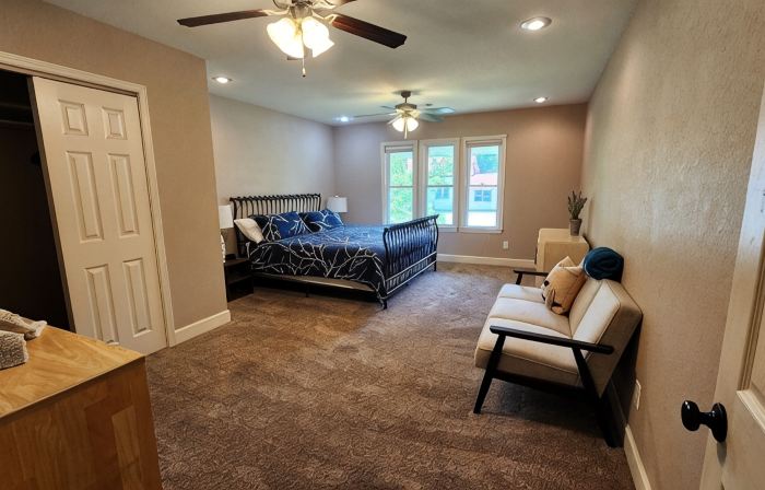 Spacious 4 bedroom Downtown Clarksville