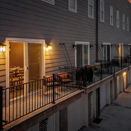 Southside Speakeasy Townhome, Rooftop Fire Pit