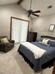 Charming 3-bedroom lake front house in fabulous Granbury with WiFi,  AC, Dock - 3성급