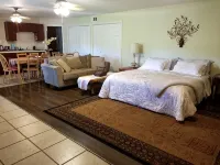 Beautiful Pet-Friendly Spacious Lodge near Yosemite & Lakes 9 Rooms/6BR/12 Beds - 陽台