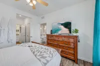 ⭐Stylish & Cozy⭐ 2BR/2BA w/King Bed, Pool & Gym Nr I295 & Downtown - شرفة