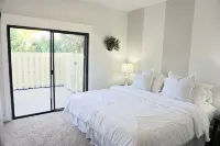 : Sandy Feet Retreat: Walk to the Beach! : - 3-Star