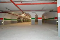 فندق وسبا يونيري - موقف سيارات