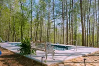 Private Heated Pool, Fishing Pond, Zip Line. Private 10 Acre Getaway! - プール