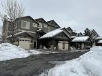 On Pineview Reservoir - just a short walk down the trail to the beach! - 3つ星