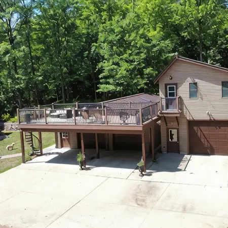 Secluded and spacious lake home in Wisconsin Northwoods 랭레이드 카운티 호텔