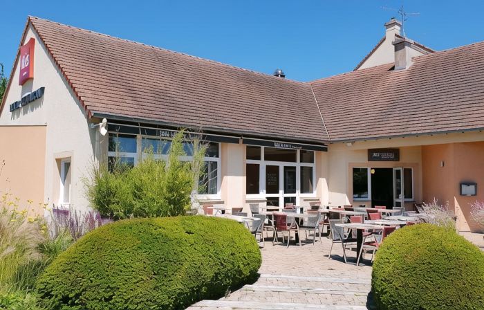 ibis Falaise Coeur de Normandie